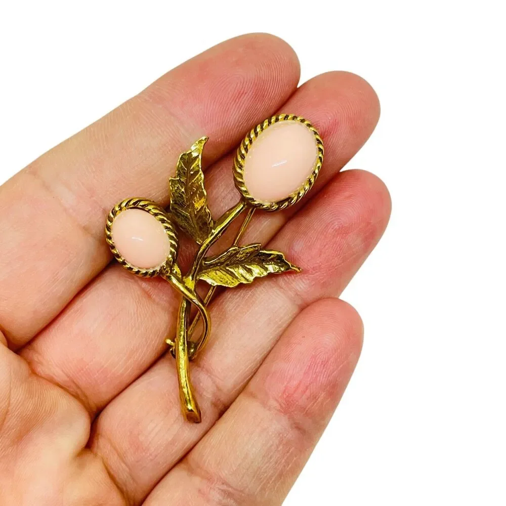 Vintage gold tone faux angel skin pink coral cabs flower pin brooch